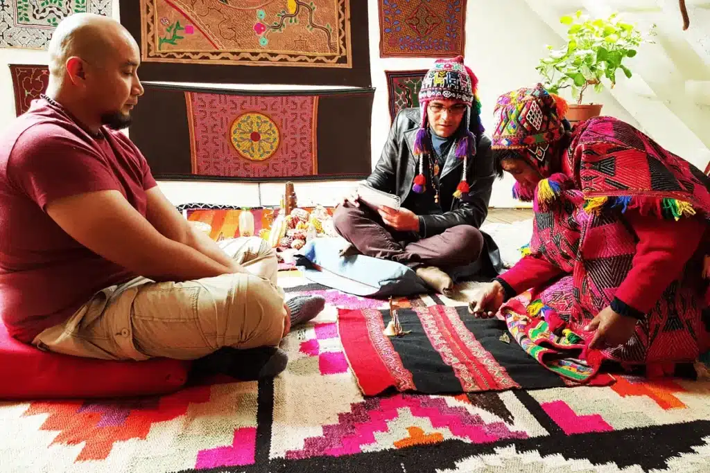 ritual coca leaves reading cusco