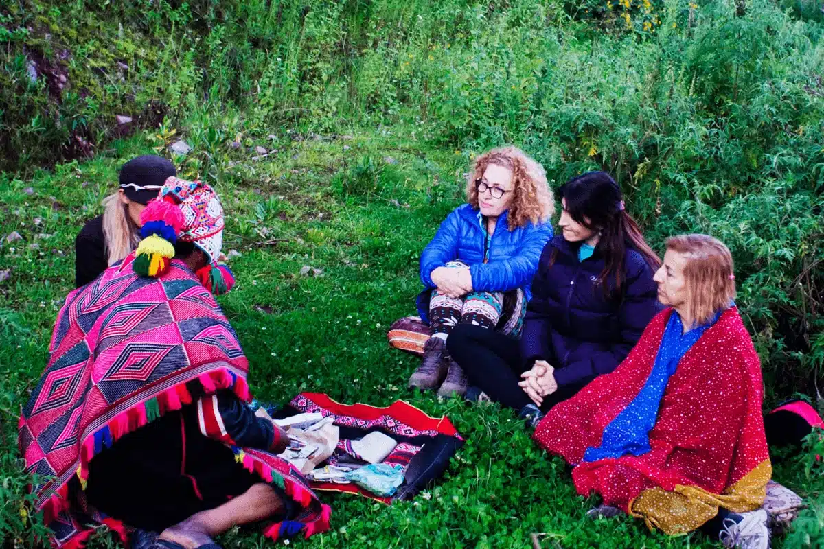 coca leaves reading peru