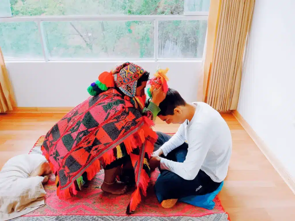 reading coca leaves cusco peru